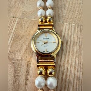 Vintage becora ladies gold tone fashion pearl bracelet watch NEW BATTERY